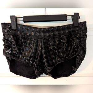 Derby Skinz holographic black hotpants